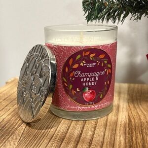 Bath & Body Works Red Champagne Apple & Honey Single-wick Candle-NEVER USED